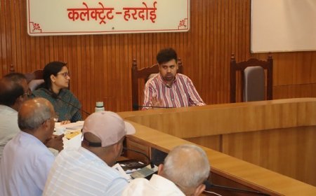 वन ट्रिलियन डॉलर इकोनॉमी लक्ष्य पर डीएम अनुनय झा की समीक्षा, योजनाओं के प्रभावी क्रियान्वयन के दिए निर्देश।