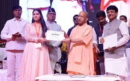 विश्व युवा कौशल दिवस पर सीएम योगी का युवाओं को बड़ा संदेश, 11 युवा आइकॉन सम्मानित, कौशल प्रदर्शनी का किया उद्घाटन