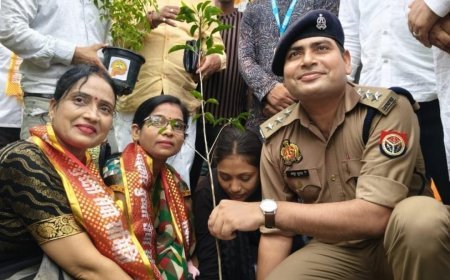 सीतापुर में 'एक पेड़ मां के नाम' अभियान की धूम: सीओ सिटी कपूर कुमार ने किया पौधारोपण, पर्यावरण बचाने की अपील