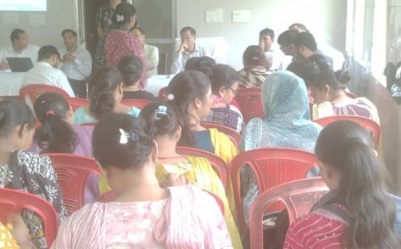 हाथरस में स्वास्थ्य सेवाओं की समीक्षा: लापरवाही मिलने पर छह एएनएम और दो आईओ को कारण बताओ नोटिस जारी
