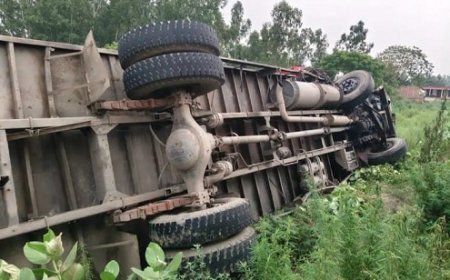 बिलग्राम-कन्नौज रोड पर डंपर- कंटेनर की भीषण भिड़ंत, दोनों चालक घायल; 5 घंटे बाद खुला जाम