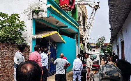 NIA Raid in Lohardaga: लोहरदगा में दरवाजा नहीं खुला तो क्रेन लेकर आरोपित के घर घुसी NIA, घंटों चली छापेमारी