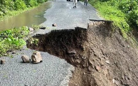 Sikkim Landslide News: सिक्किम में भारी बारिश से सिंगटॉम-रंगपो NH-10 मार्ग ठप, लगा भीषण जाम
