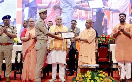 UP News: मुख्यमंत्री योगी ने SDRF, PAC और अग्निशमन सेवा के 8 जाबांजों को किया सम्मानित, आपदा प्रबंधन पर दी बड़ी सौगात