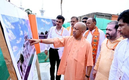 लोधेश्वर महादेव के दरबार पहुंचे मुख्यमंत्री योगी, दर्शन-पूजन के बाद निर्माणाधीन कॉरिडोर का किया निरीक्षण