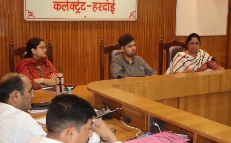 Hardoi: डीएम अनुनय झा ने की राजस्व वसूली की समीक्षा, लक्ष्य पूरा न करने वाले विभागों को तेज़ अभियान चलाने के निर्देश