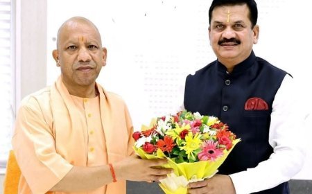 सहारनपुर में लंबे प्रशासनिक करियर के बाद CM योगी से मुलाकात क्या डॉ. दिनेश चंद्र होंगे भाजपा के प्रत्याशी?