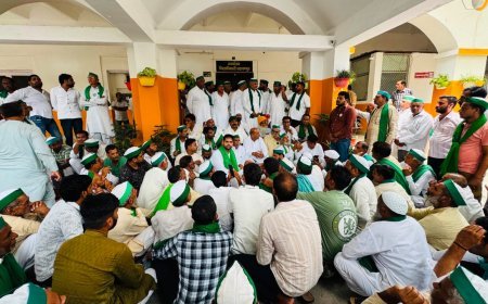 भाकियू टिकैत ने किसानों की समस्याओं को लेकर डीएम को सौंपा ज्ञापन, एमएसपी गारंटी और कर्ज माफी की उठाई मांग