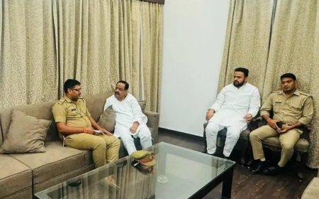 NEET Controversy: देवबंद में पुलिस की बड़ी कार्रवाई, दिल्ली कूच की आशंका पर कई विपक्षी नेता नजरबंद