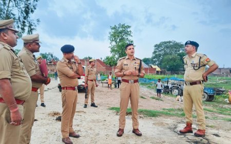 Hardoi News: कांवड़ यात्रा को लेकर अलर्ट पर पुलिस, सुरक्षा व्यवस्था परखने राजघाट पहुंचे एसपी
