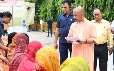 मुख्यमंत्री योगी का जनता दर्शन: 200 लोगों की सुनी समस्याएं, बोले- गंभीर बीमारियों के इलाज में सरकार करेगी पूरी मदद