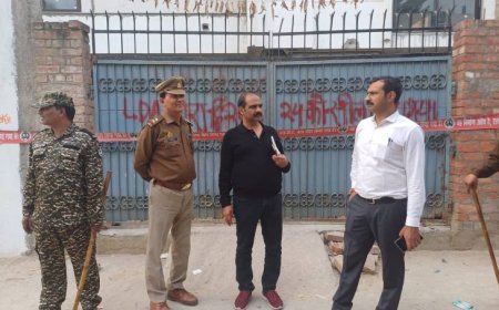 लखनऊ हजरतगंज में हटेंगे अवैध साइन बोर्ड: एलडीए उपाध्यक्ष ने दिया सख्त आदेश, नाजा मार्केट में अतिक्रमण पर भी गिरेगी गाज
