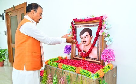 चंद्रशेखर आजाद की जयंती पर केशव प्रसाद मौर्य ने अर्पित की श्रद्धांजलि: कहा- अमर क्रांतिकारी का त्याग युवाओं को हमेशा देगा प्रेरणा