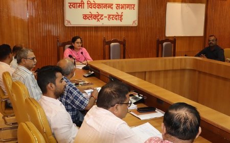 Hardoi: सीएम डैशबोर्ड समीक्षा- धीमी प्रगति पर सीएनडीएस व सिंचाई विभाग को फटकार, कार्यों में तेजी के निर्देश