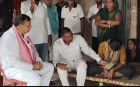 बलिया में बिजली के तार की चपेट में आने से पिता-पुत्र की मौत: सपा नेता नीरज सिंह गुड्डू ने जताया शोक, मुआवजे की मांग