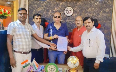 Pilibhit: महाराणा प्रताप चौक पर महाराणा प्रताप की प्रतिमा स्थापित करने की मांग, क्षत्रिय समाज ने नगरपालिका अध्यक्ष को सौंपा ज्ञापन