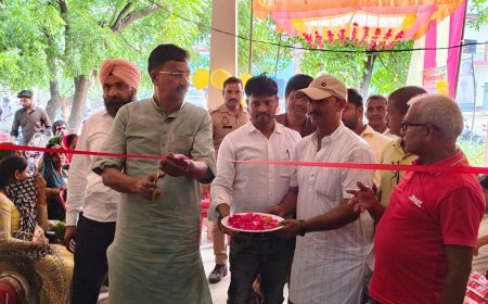 Sitapur News: हरगांव में कांग्रेस कार्यालय का उद्घाटन, सांसद राकेश राठौर ने भाजपा पर साधा निशाना