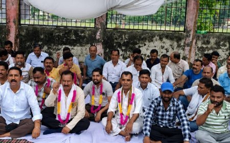 Bazpur: शुगर फैक्ट्री के करोड़ों के स्क्रैप घोटाले के आरोपियों की गिरफ्तारी को लेकर श्रमिकों ने दिया धरना