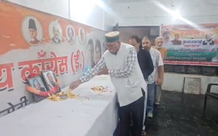 मसूरी कांग्रेस ने पूर्व मंत्री हीरा सिंह बिष्ट को दी श्रद्धांजलि, डॉ. एपीजे अब्दुल कलाम को भी किया नमन