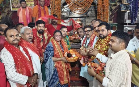 Sitapur: गुरु पूर्णिमा पर नैमिषारण्य पहुंचीं भाजपा की राष्ट्रीय उपाध्यक्ष रेखा वर्मा, साधु-संतों का लिया आशीर्वाद