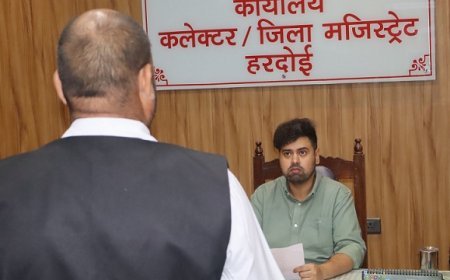 Hardoi: जनसुनवाई में जिलाधिकारी अनुनय झा ने सुनीं 66 शिकायतें, अधिकारियों को दिए त्वरित निस्तारण के निर्देश