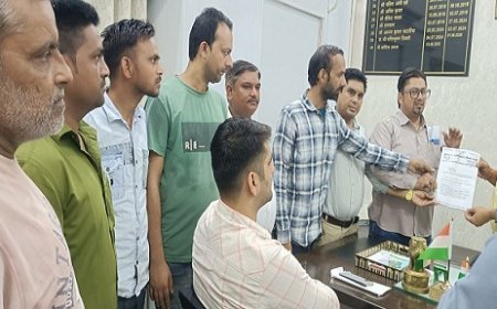 Sambhal: जन्म-मृत्यु प्रमाणपत्र के नाम पर लूट का आरोप, आज़ाद अधिकार सेना ने दिया 15 दिन का अल्टीमेटम