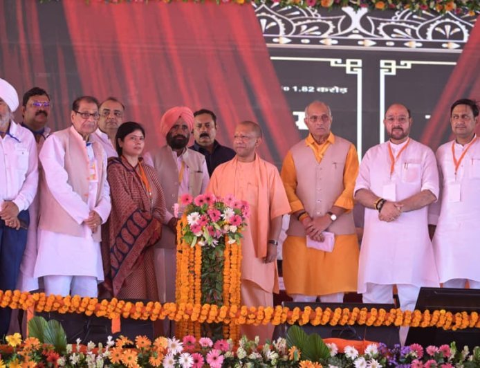रामभक्तों पर लाठी-गोली चलाने वाले कर रहे आस्था की वकालत: सीएम योगी