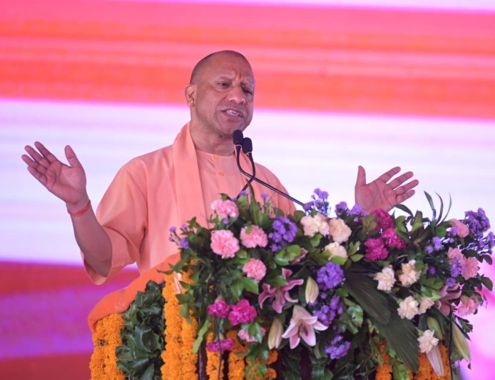 Special Story: विकास के नए कीर्तिमान रच रहा उत्तर प्रदेश- सीएम योगी ने यूपी को 3 महीने में दी 62 हजार करोड़ से अधिक की 5,551 परियोजनाओं की सौगात