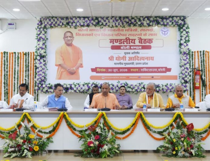Special: ग्राम सचिवालय में 1 जुलाई से बैठेंगे लेखपाल, अब ग्रामीणों को नहीं लगाने पड़ेंगे तहसील के चक्कर 