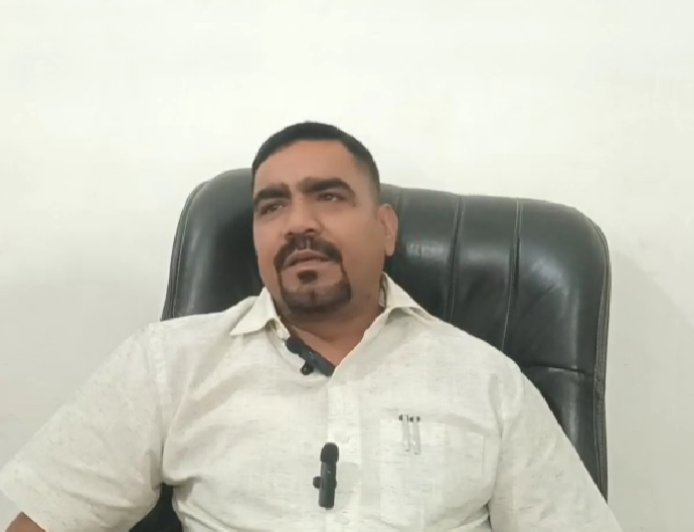 36 साल बाद जागा प्रशासन? सनातन पब्लिक स्कूल सील होने पर फूटा गुस्सा, बोले एडवोकेट- बच्चों का भविष्य बर्बाद करने वालों पर हो कार्रवाई