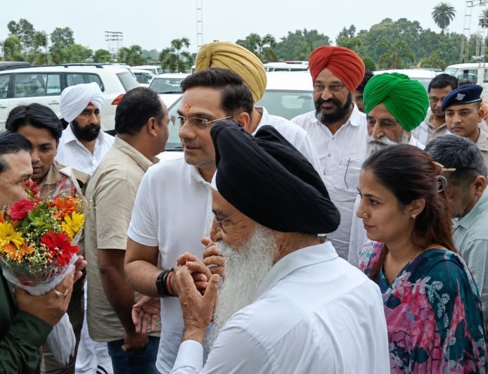Bazpur Sugar Mill News: बाजपुर चीनी मिल को बचाने के लिए गन्ना केंद्रों को वापस लाएगी सरकार, मंत्री सौरभ बहुगुणा का ऐलान