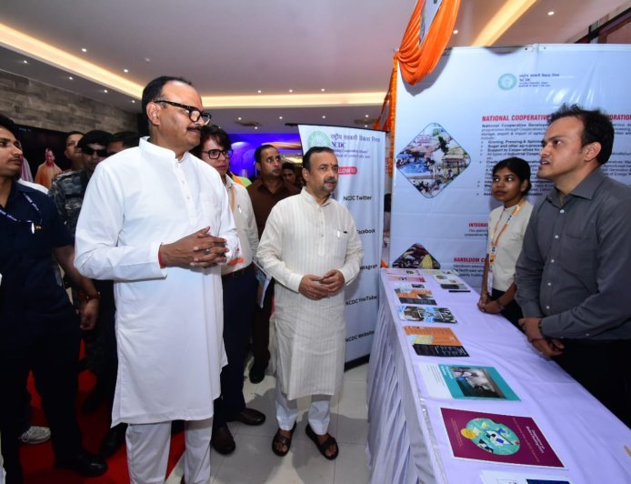 UP Cooperative Model Bharat Taxi: यूपी बना सहकारिता का मॉडल, युवाओं के लिए शुरू हुई भारत टैक्सी योजना
