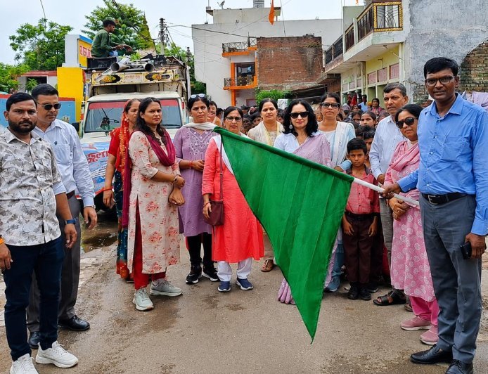 UP School Chalo Abhiyan Phase 2: यूपी के 1.32 लाख स्कूलों में भव्य प्रवेशोत्सव, सीएम योगी की मुहिम से गूंजे सरकारी स्कूल