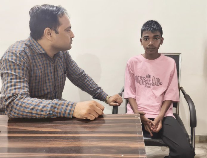 हरदोई में लावारिस मिला 15 वर्षीय बालक, पहचान बताने में असमर्थ; जानकारी हो तो चाइल्ड हेल्पलाइन 1098 पर दें सूचना