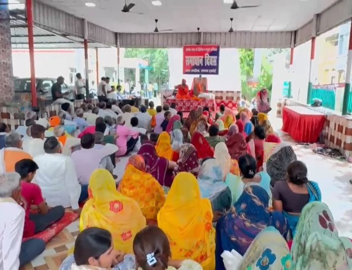 संडीला में मानव उत्थान सेवा समिति का सत्संग: महात्मा विद्युतानन्द बोले- भक्ति से ही होगा जीवन का उद्धार