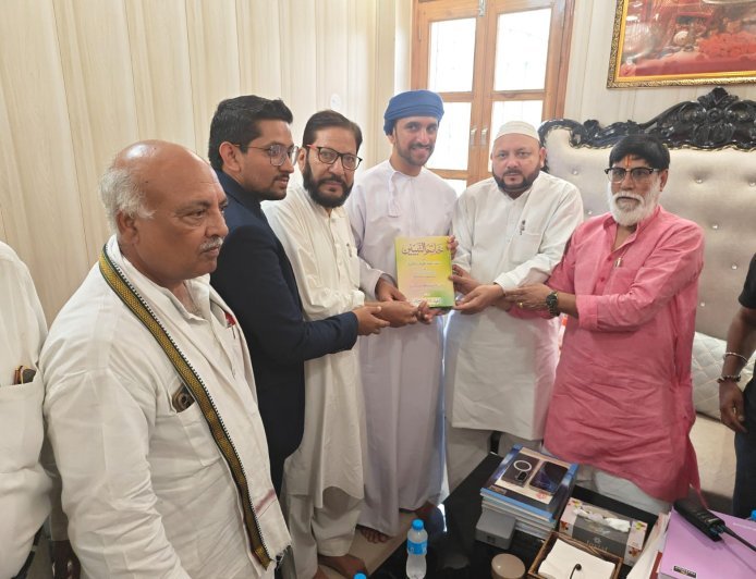 देवबंद में ओमान का प्रतिनिधिमंडल: दारुल उलूम मोहतमिम और मां बाला सुंदरी देवी मंदिर ट्रस्ट अध्यक्ष से की मुलाकात, भाईचारे का संदेश