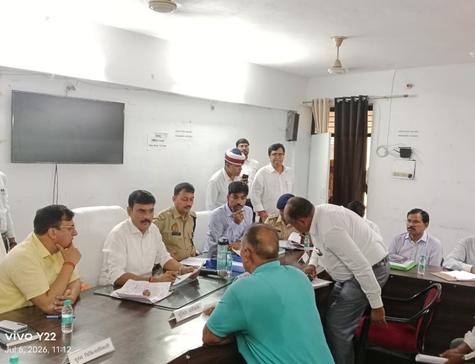 सम्पूर्ण समाधान दिवस में भूमि विवादों पर सख्त हुए डीएम, अधिकारियों को दिए कड़े निर्देश