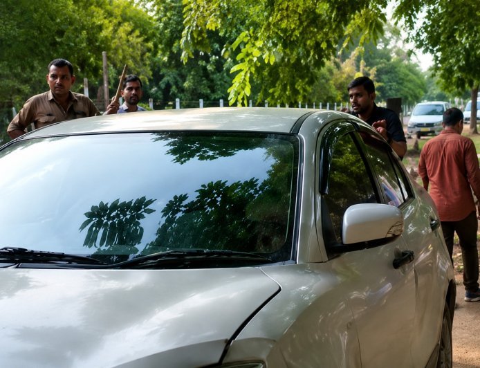 Greater Noida Accident: पंचशील ग्रीन-2 सोसाइटी में तेज रफ्तार कार ने 5 बच्चों को रौंदा, एक की हालत गंभीर