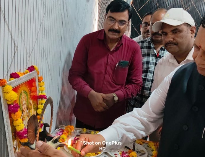 हरदोई के संडीला में मुख्यमंत्री कैशलेस चिकित्सा योजना का आगाज, छात्र-छात्राओं के खातों में भेजी गई डीबीटी की राशि