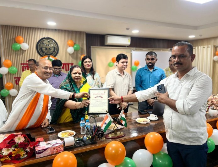 मगहर नगर पंचायत में वित्तीय पारदर्शिता की मांग: मनोनीत सभासद गौरव कुमार निषाद ने सरकारी अभिलेखों के निरीक्षण के लिए सौंपा पत्र