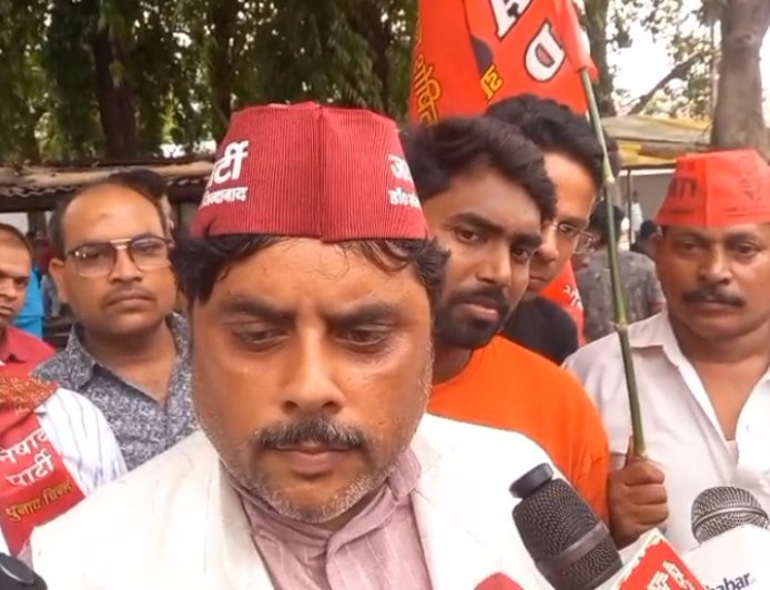 Ballia: निषाद समाज एकजुट होकर अपने अधिकारों की लड़ाई लड़े: डॉ. संजय निषाद