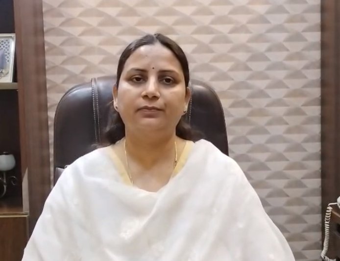 Sambhal : 2016 के सर्कल रेट पर जमीन अधिग्रहण का आरोप, विधायक पिंकी सिंह यादव ने किसानों के हक में खोला मोर्चा