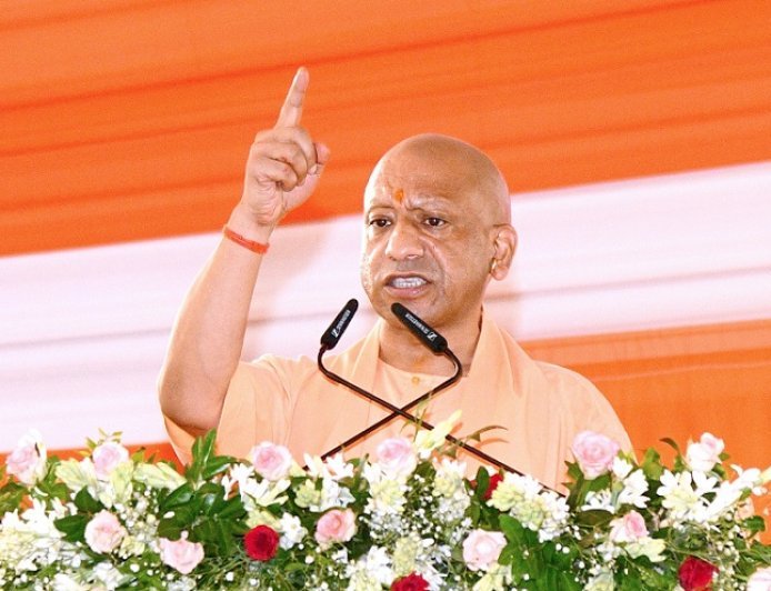 हनुमानगढ़ी की सीढ़ियों पर नमाज पढ़वाने का पाप करने वाले क्या जामा मस्जिद में हनुमान चालीसा करा पाएंगेः मुख्यमंत्री  