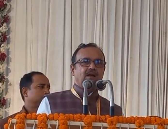 Ballia: हमारी सरकार ने एक भी किसान की जमीन नहीं  बिकने दी- जेपीएस राठौर सहकारीता मंत्री