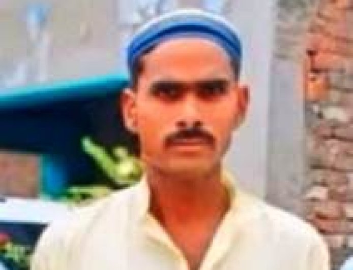 Lakhimpur Kheri News: धौरहरा में फर्नीचर कारीगर ने पेड़ से लटककर दी जान, अस्पताल में डॉक्टरों ने मृत घोषित किया