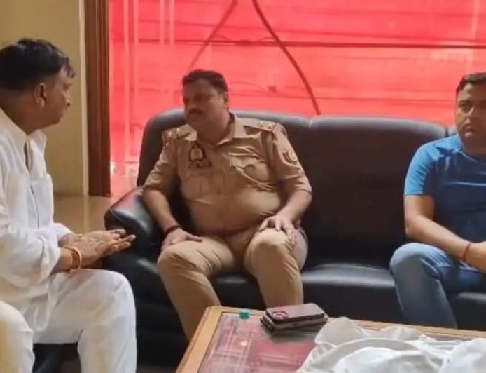Hapur Crime News: हापुड़ में सांसद प्रतिनिधि की बेटी की शादी में बड़ी चोरी, विदाई से पहले 10 लाख कैश और जेवर पार
