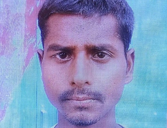 हरदोई में रफ्तार का कहर: तेज रफ्तार स्कूली वैन ने पैदल जा रहे युवक को कुचला, मौके पर ही मौत, चालक फरार