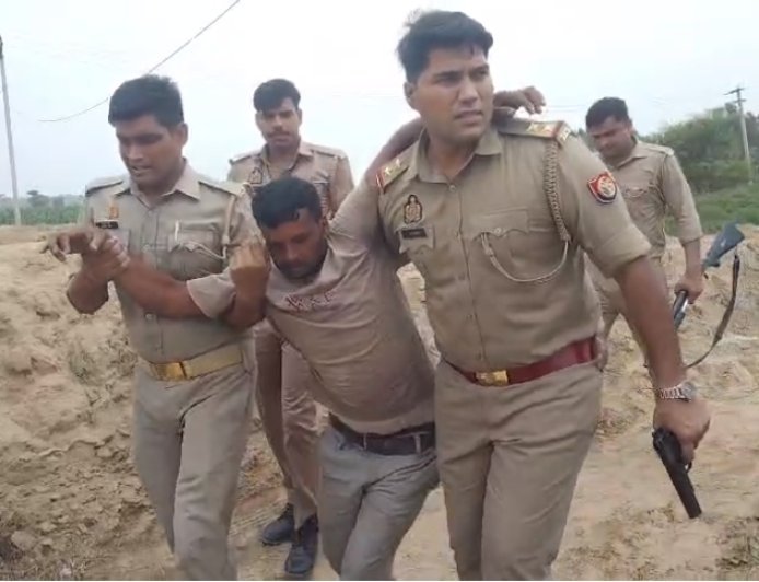 Sambhal: असमोली में पुलिस-गोतस्कर मुठभेड़, SHO घायल; बदमाश इमरान के पैर में लगी गोली, दो साथी फरार