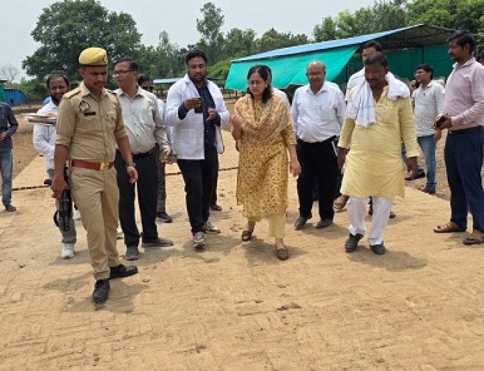 Hardoi: सीडीओ का बावन ब्लॉक में एक्शन, निरीक्षण में मिली खामियों पर सख्त चेतावनी; एक सप्ताह में रिकॉर्ड दुरुस्त करने के निर्देश 