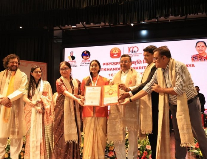 भातखण्डे संस्कृति विश्वविद्यालय के 16वें दीक्षांत समारोह में बेटियों का दबदबा, 48 मेधावियों को मिले स्वर्ण, रजत व कांस्य पदक